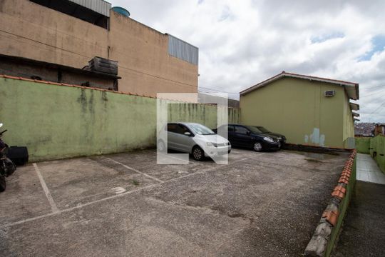 Garagem de casa de condomínio para alugar com 2 quartos, 41m² em Parada Xv de Novembro, São Paulo