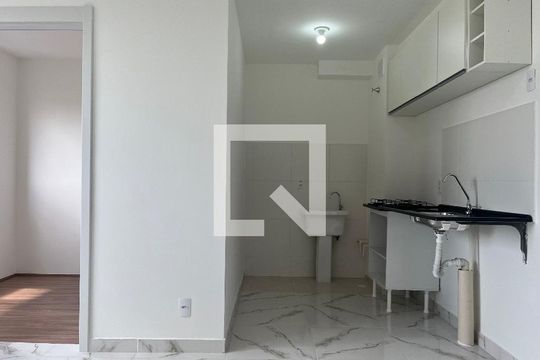 Cozinha e Área de Serviço de apartamento para alugar com 2 quartos, 34m² em Água Branca, São Paulo
