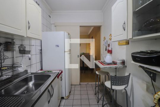 Cozinha e Área de Serviço de apartamento à venda com 2 quartos, 63m² em Sarandi, Porto Alegre