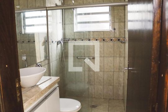 Banheiro de casa à venda com 3 quartos, 142m² em Vila Prado, São Paulo