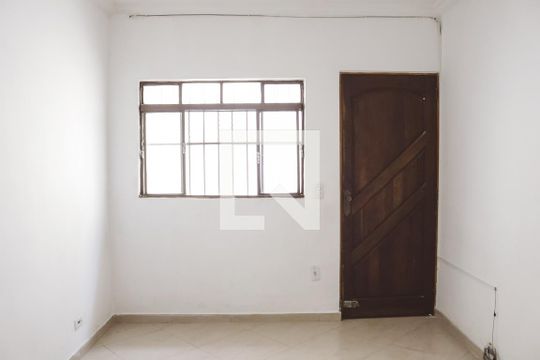 Casa à venda com 3 quartos, 142m² em Vila Prado, São Paulo