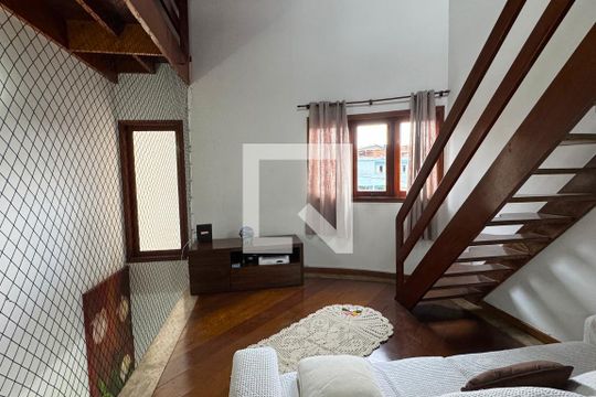 Sala de TV de casa para alugar com 3 quartos, 300m² em Jardim Silveira, Barueri