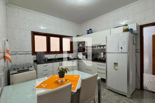 Cozinha de casa para alugar com 3 quartos, 300m² em Jardim Silveira, Barueri