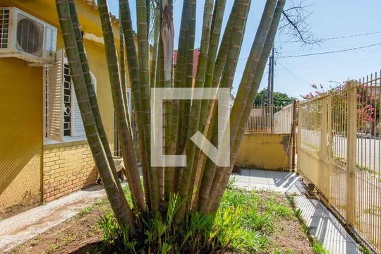 Casa à venda com 3 quartos, 310m² em Rio Branco, Canoas