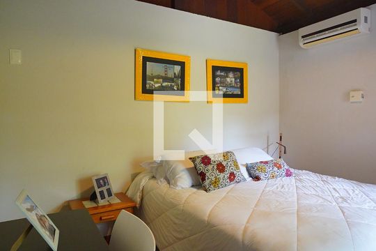 Quarto 1 de casa de condomínio para alugar com 4 quartos, 380m² em Lagoa da Conceição, Florianópolis