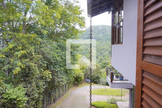 Quarto 1 - Vista de casa de condomínio para alugar com 4 quartos, 380m² em Lagoa da Conceição, Florianópolis