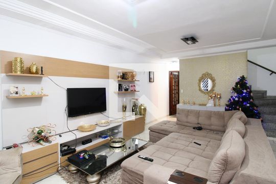 Sala de casa para alugar com 3 quartos, 210m² em Vila Paiva, São Paulo