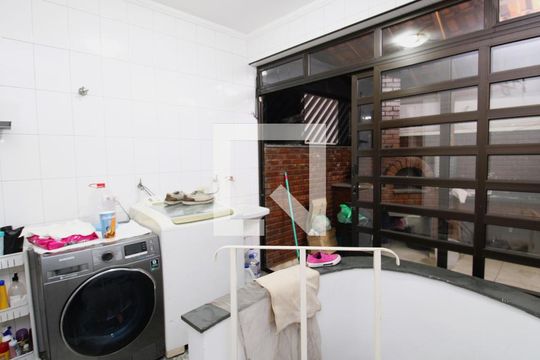 Área de Serviço de casa para alugar com 3 quartos, 210m² em Vila Paiva, São Paulo
