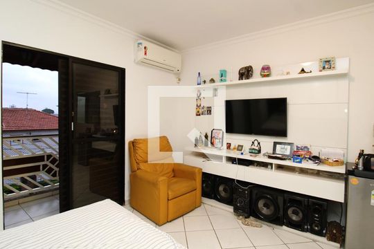Suíte de casa à venda com 3 quartos, 210m² em Vila Paiva, São Paulo