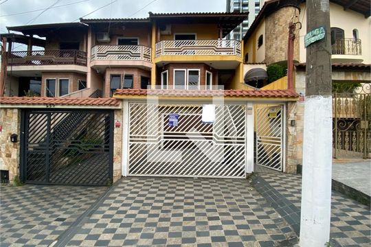 Fachada com plaquinha de casa para alugar com 3 quartos, 210m² em Vila Paiva, São Paulo