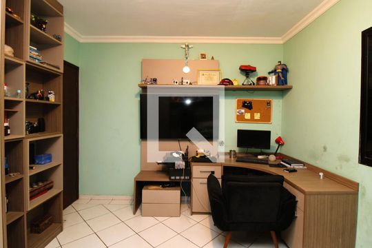 Quarto 1 de casa para alugar com 3 quartos, 210m² em Vila Paiva, São Paulo