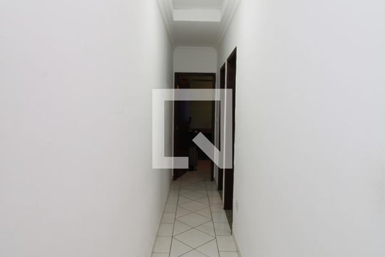 Corredor - Quartos de casa para alugar com 3 quartos, 210m² em Vila Paiva, São Paulo