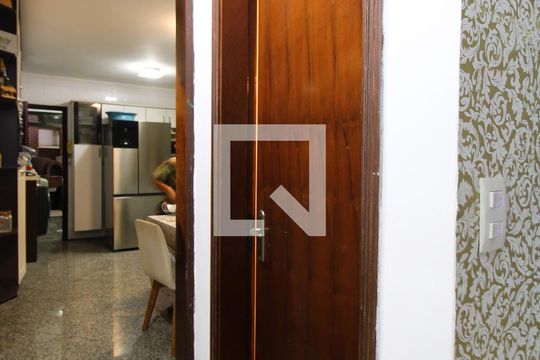 Lavabo de casa à venda com 3 quartos, 210m² em Vila Paiva, São Paulo