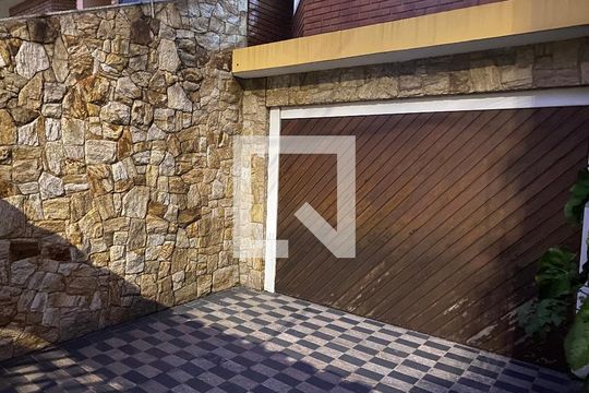 Garagem de casa para alugar com 3 quartos, 210m² em Vila Paiva, São Paulo
