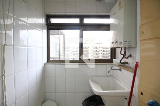 Área de Serviço de apartamento para alugar com 2 quartos, 74m² em Barra da Tijuca, Rio de Janeiro