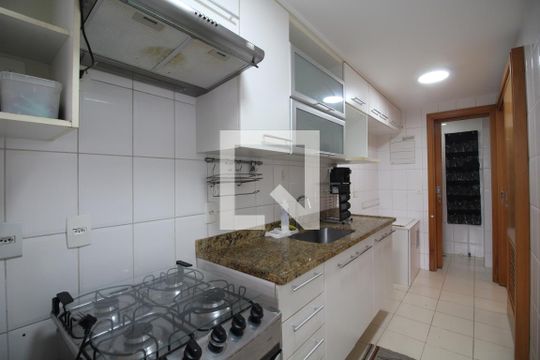 Cozinha de apartamento para alugar com 2 quartos, 74m² em Barra da Tijuca, Rio de Janeiro