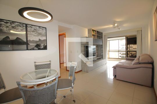 Apartamento para alugar com 2 quartos, 74m² em Barra da Tijuca, Rio de Janeiro