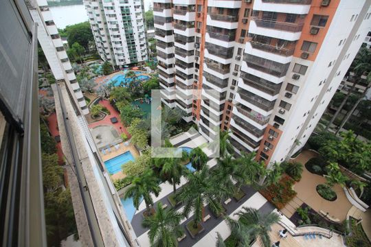 Vista de apartamento para alugar com 2 quartos, 74m² em Barra da Tijuca, Rio de Janeiro