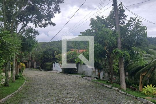Casa à venda com 4 quartos, 254m² em Vila Progresso, Niterói