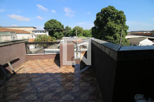 Terraço de casa à venda com 2 quartos, 140m² em Irajá, Rio de Janeiro