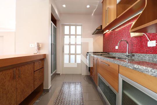 Cozinha de apartamento à venda com 3 quartos, 115m² em Pompeia, São Paulo