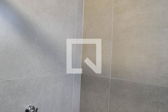 Banheiro de apartamento para alugar com 1 quarto, 21m² em Bangú, Santo André
