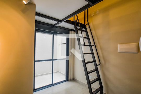 Sala/Cozinha de apartamento para alugar com 1 quarto, 25m² em Bangú, Santo André