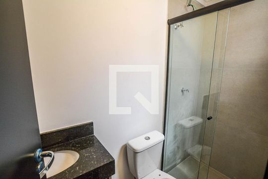 Banheiro de apartamento para alugar com 1 quarto, 19m² em Bangú, Santo André