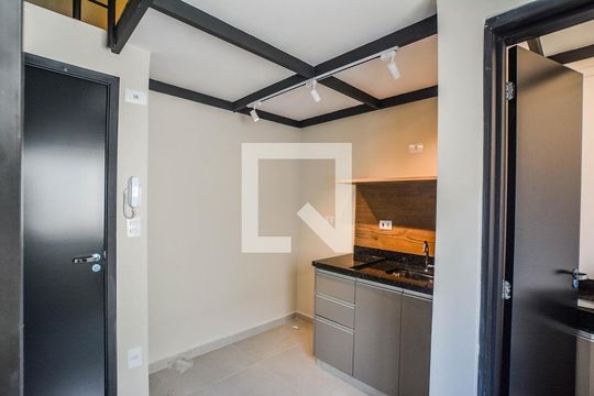 Sala/Cozinha de apartamento para alugar com 1 quarto, 19m² em Bangú, Santo André