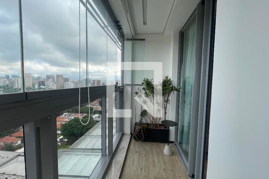 Varanda de kitnet/studio para alugar com 1 quarto, 30m² em Cerqueira César, São Paulo