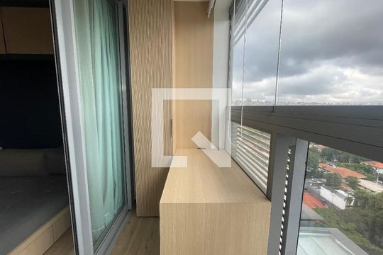 Varanda de kitnet/studio para alugar com 1 quarto, 30m² em Cerqueira César, São Paulo
