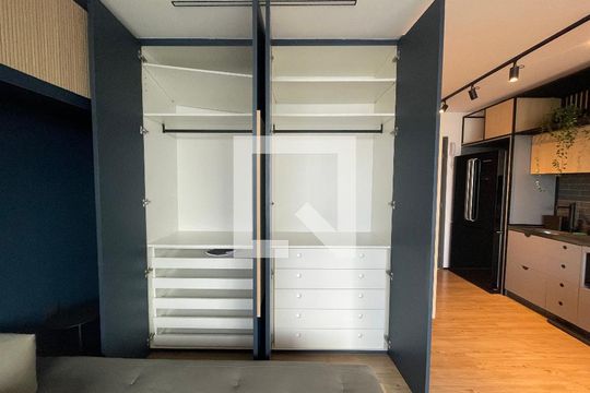 Studio de kitnet/studio para alugar com 1 quarto, 30m² em Cerqueira César, São Paulo