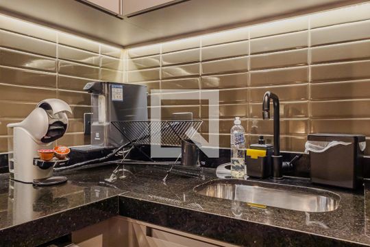 Cozinha de kitnet/studio à venda com 1 quarto, 26m² em Jardim Paulista, São Paulo