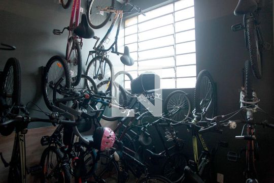 Área Comum - Bicicletário de apartamento à venda com 4 quartos, 133m² em Rio Branco, Porto Alegre