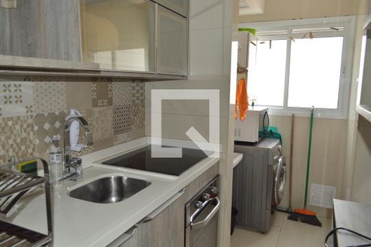 Cozinha de apartamento para alugar com 2 quartos, 60m² em Liberdade, São Paulo