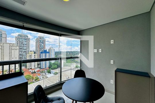 Sacada de kitnet/studio para alugar com 1 quarto, 32m² em Jardim das Acacias, São Paulo