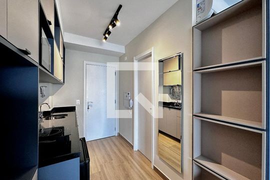 Studio de kitnet/studio para alugar com 1 quarto, 32m² em Jardim das Acacias, São Paulo