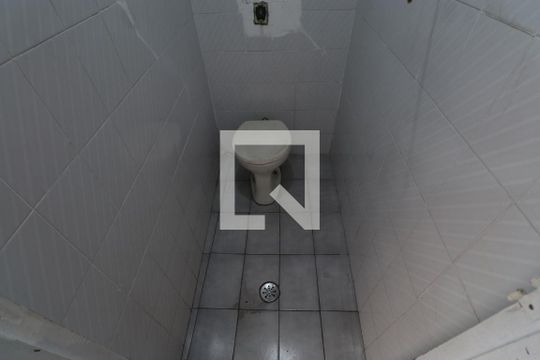 Banheiro de serviço de casa à venda com 2 quartos, 100m² em Vila Leopoldina, São Paulo