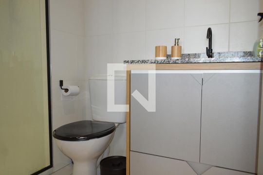 Banheiro de kitnet/studio para alugar com 1 quarto, 37m² em Ipiranga, São Paulo