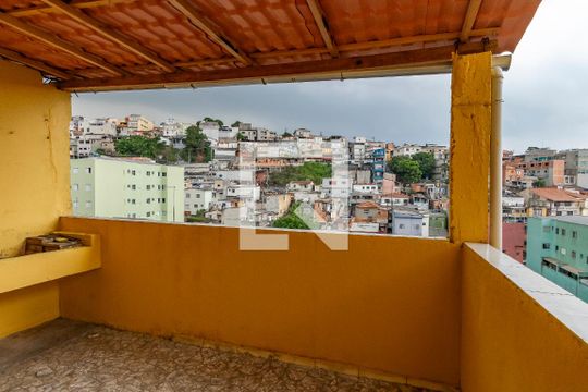 Área Externa de casa para alugar com 3 quartos, 120m² em Jardim São Luís, São Paulo