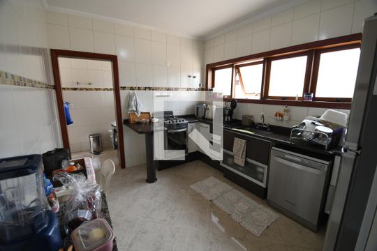Cozinha de casa para alugar com 3 quartos, 275m² em Jardim Chapadão, Campinas