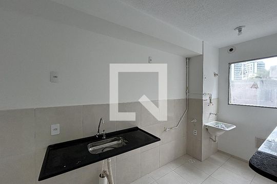 Cozinha de apartamento para alugar com 1 quarto, 35m² em Todos Os Santos, Rio de Janeiro