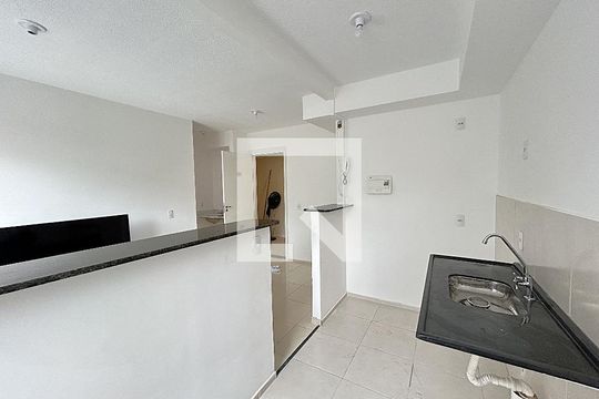 Cozinha de apartamento para alugar com 1 quarto, 35m² em Todos Os Santos, Rio de Janeiro