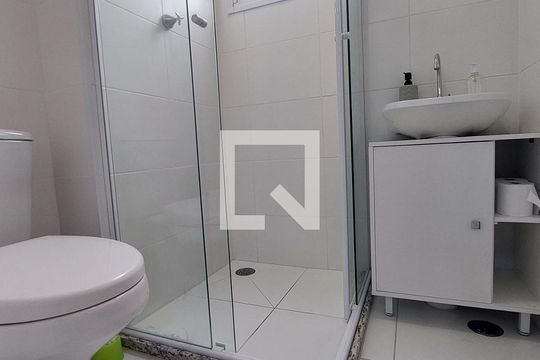 Banheiro de apartamento à venda com 2 quartos, 35m² em Rp3 (regiões de Planejamento), Santo André