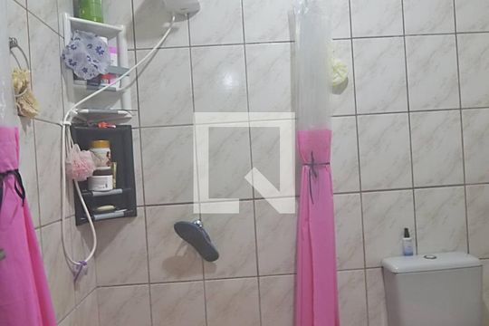 Banheiro de casa à venda com 1 quarto, 80m² em Estância Velha, Canoas