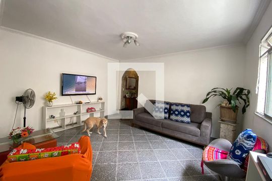 Sala de casa à venda com 4 quartos, 120m² em Inhaúma, Rio de Janeiro