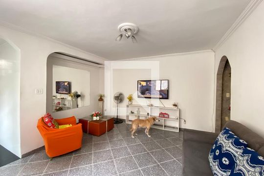 Sala de casa à venda com 4 quartos, 120m² em Inhaúma, Rio de Janeiro