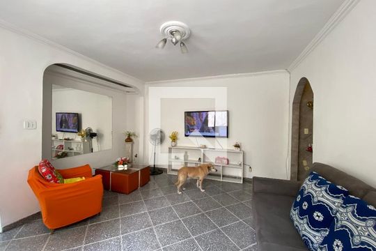 Sala de casa à venda com 4 quartos, 120m² em Inhaúma, Rio de Janeiro