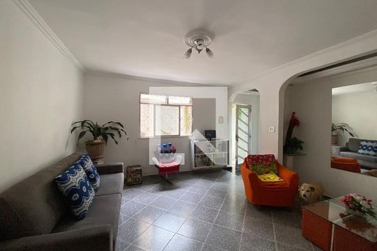 Sala de casa à venda com 4 quartos, 120m² em Inhaúma, Rio de Janeiro