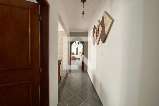 Corredor de casa à venda com 4 quartos, 120m² em Inhaúma, Rio de Janeiro